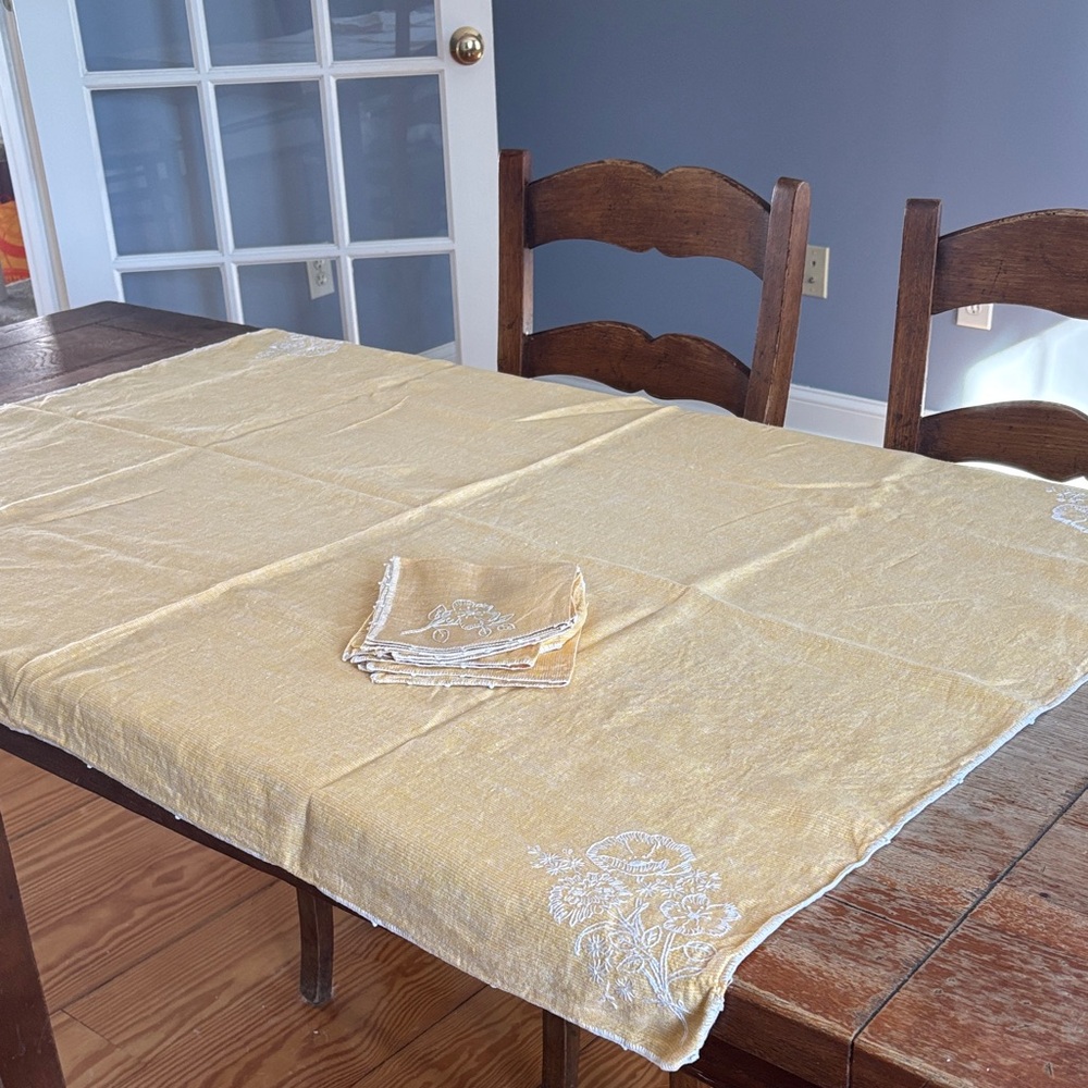 Vintage Yellow Embroidered Floral tablecloth with Napkins